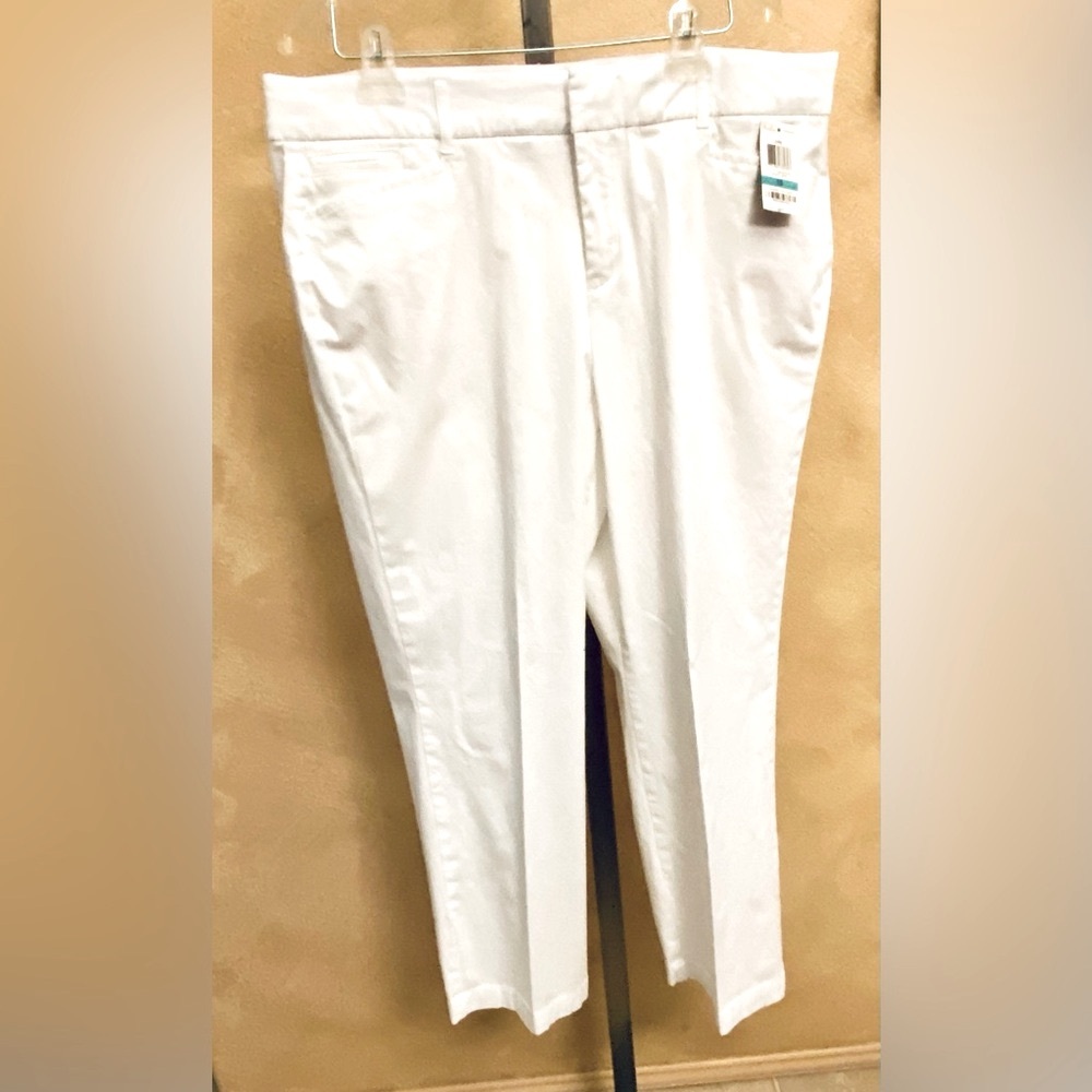 JM Collection NWT size 16WP White Trousers 5 pockets